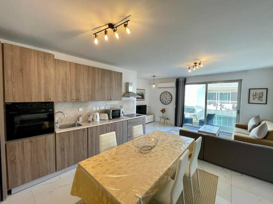 2Br Comfort Apartment Bugibba By Holi セント・ポールズ・ベイ エクステリア 写真