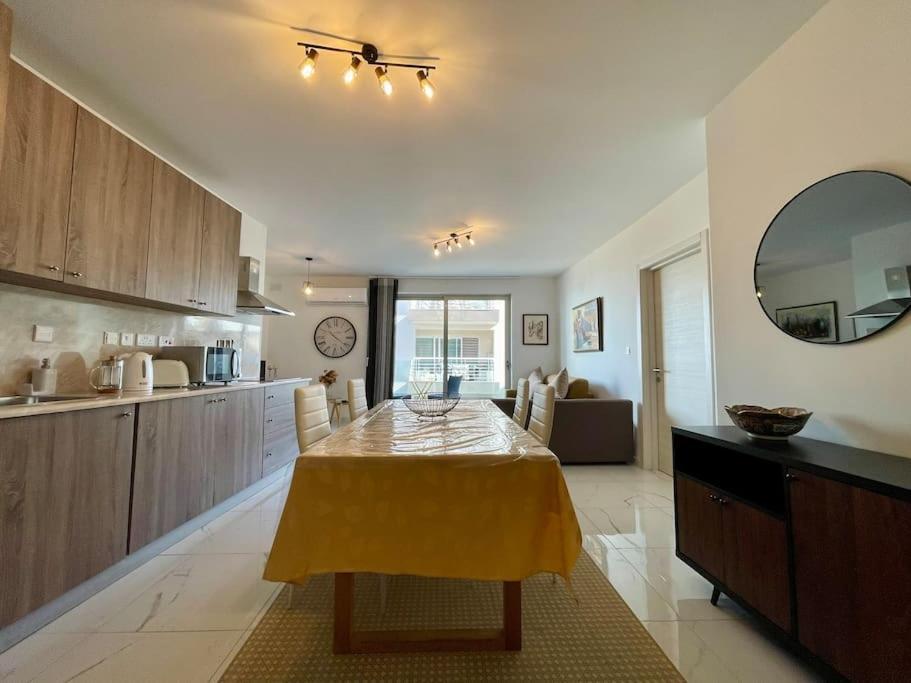 2Br Comfort Apartment Bugibba By Holi セント・ポールズ・ベイ エクステリア 写真